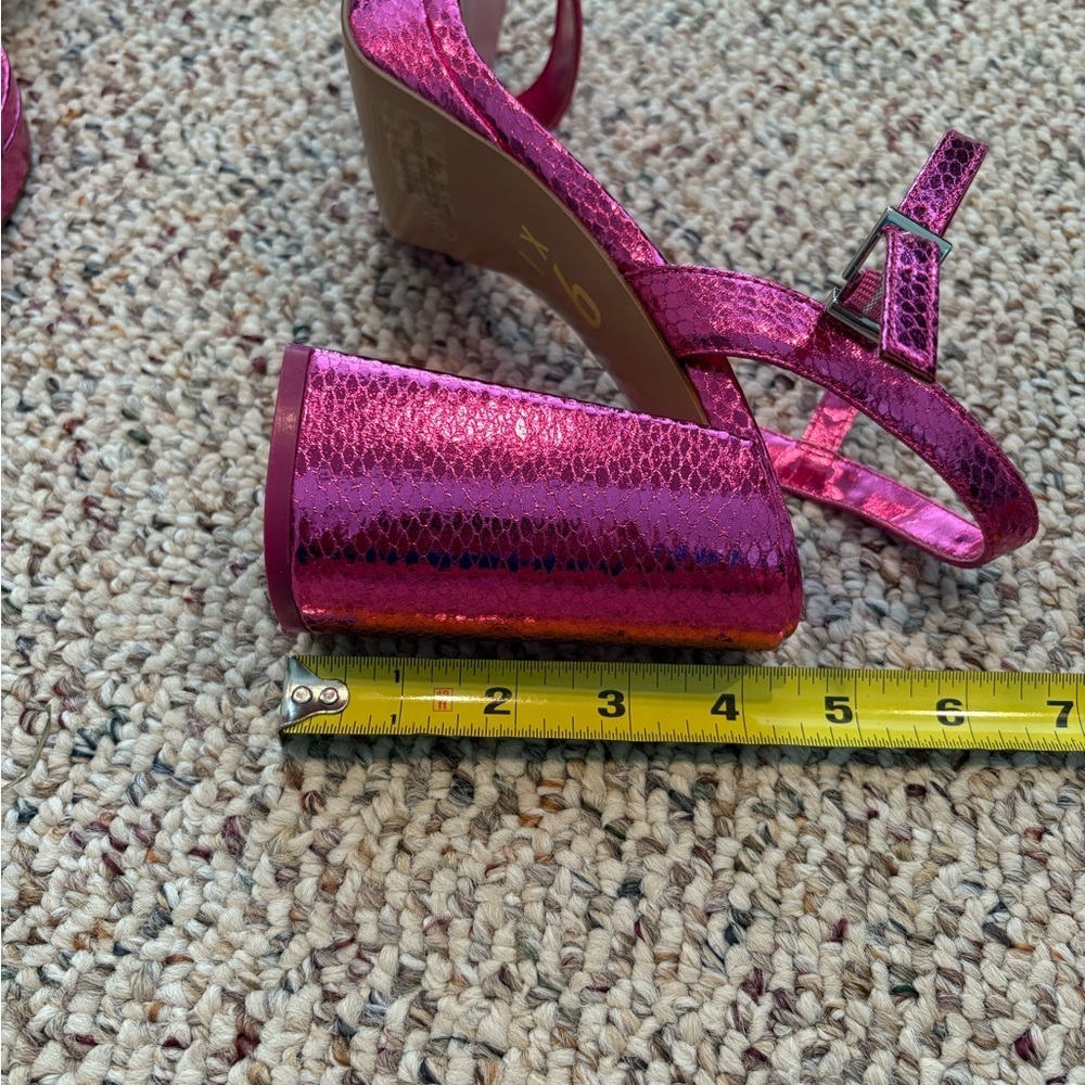 Mix No. 6 Pink Strappy Metallic Textured High Heel Sandals. Size 8 - Picture 2 of 5